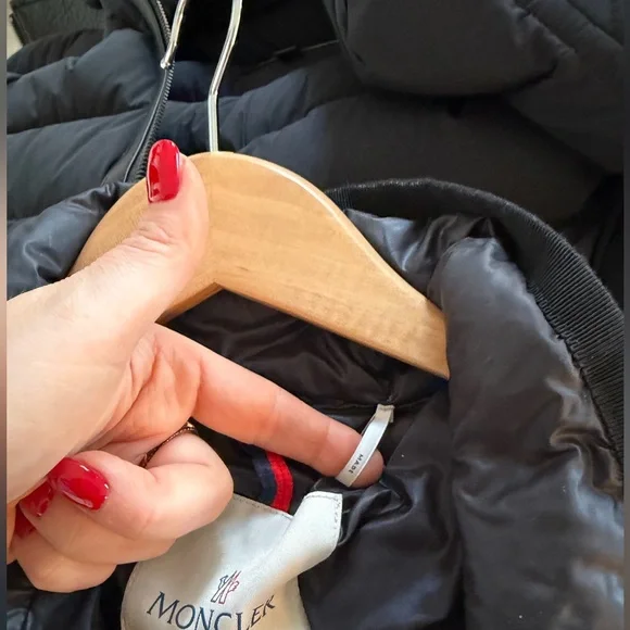 Moncler Women's Black Down Coat size 0 - Picture 5 of 10